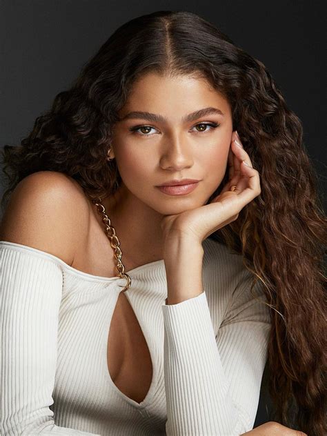 age zendaya|More.